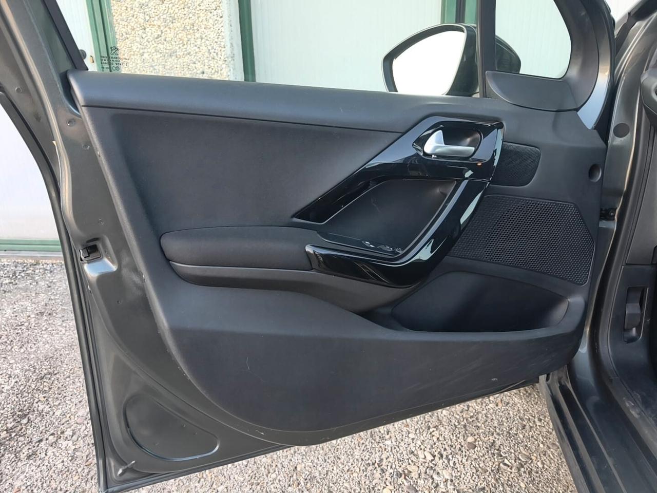 Peugeot 208 BENZINA 5 PORTE UNIPRO 2017