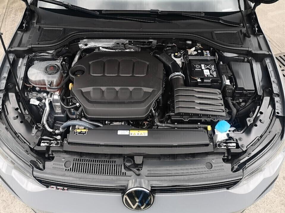 Volkswagen Golf GTI 2.0 TSI DSG Fari MATRIX