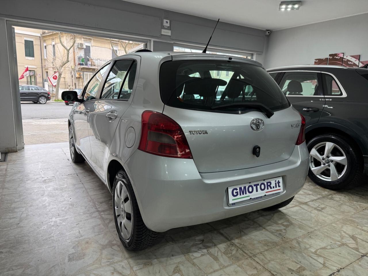 Toyota Yaris 1.0 benzina 5 porte Sol
