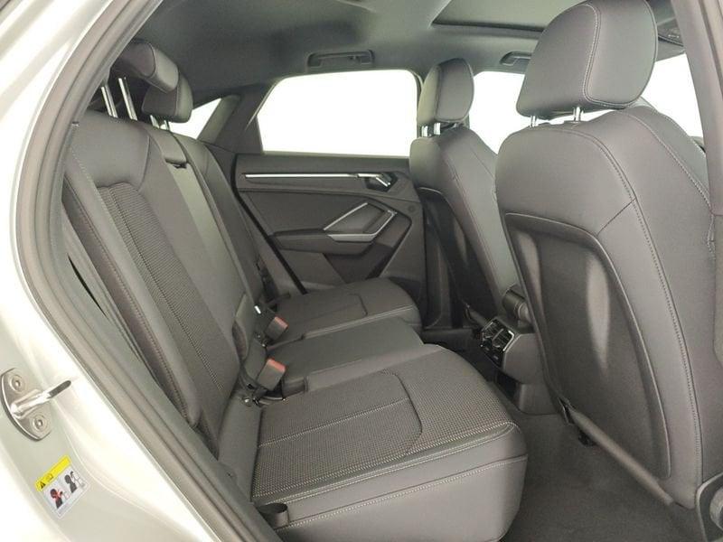 Audi Q3 SPB 40 TDI quattro S tronic Identity Black