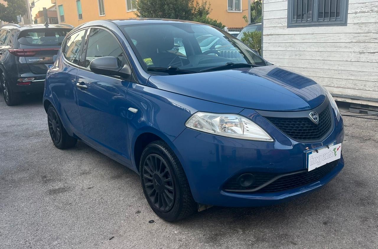 Lancia Ypsilon 1.2 69 CV 5 porte GPL Ecochic Elefantino Blu
