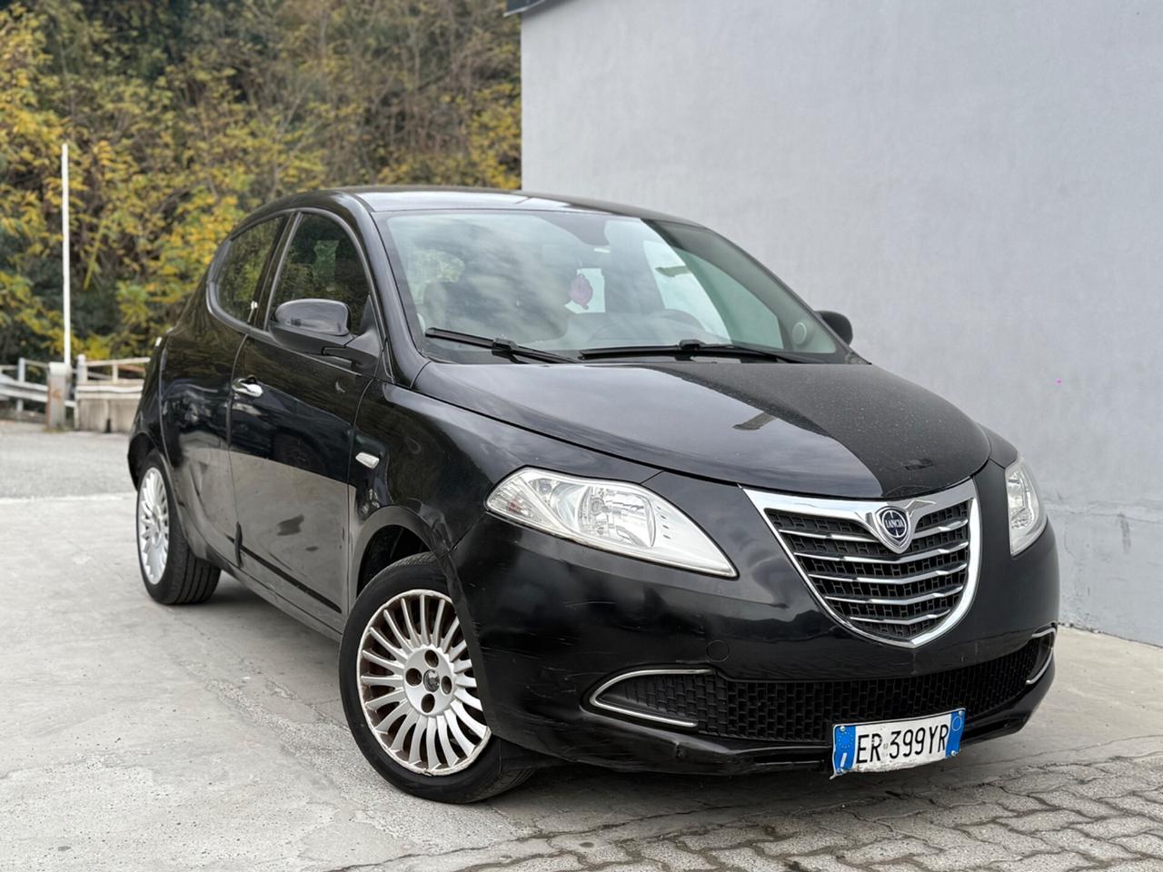 Lancia Ypsilon 1.3 MJT 16V 95 CV 5 porte