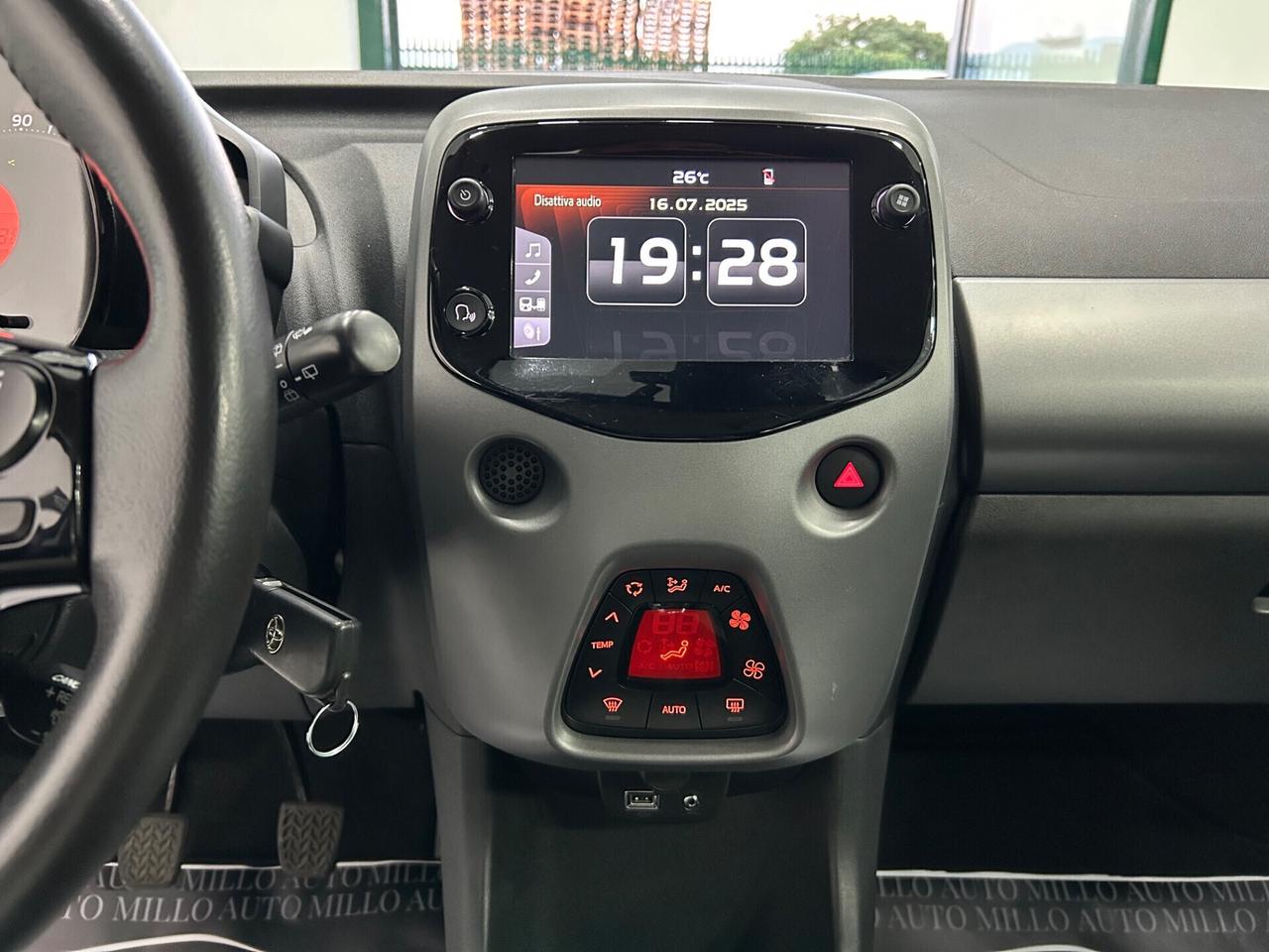 Toyota Aygo 1.0 VVT-i 72CV 5 porte x-play 29.000KM