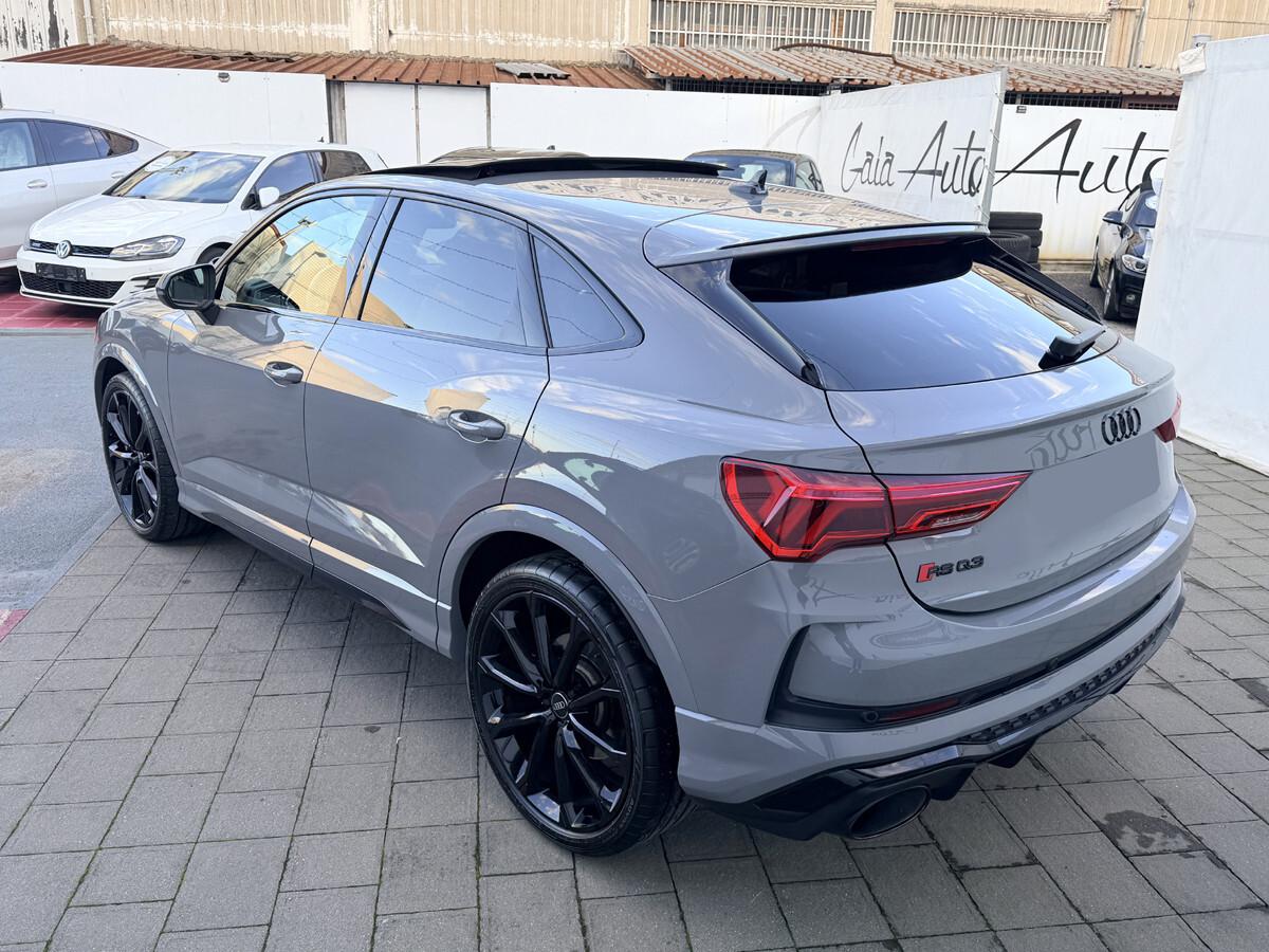 Audi Q3 RS quattro S tronic