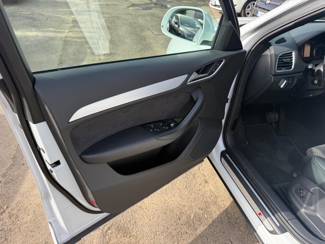 Audi Q3 2.0 tdi 177cv S-Line S-Tronic Quattro