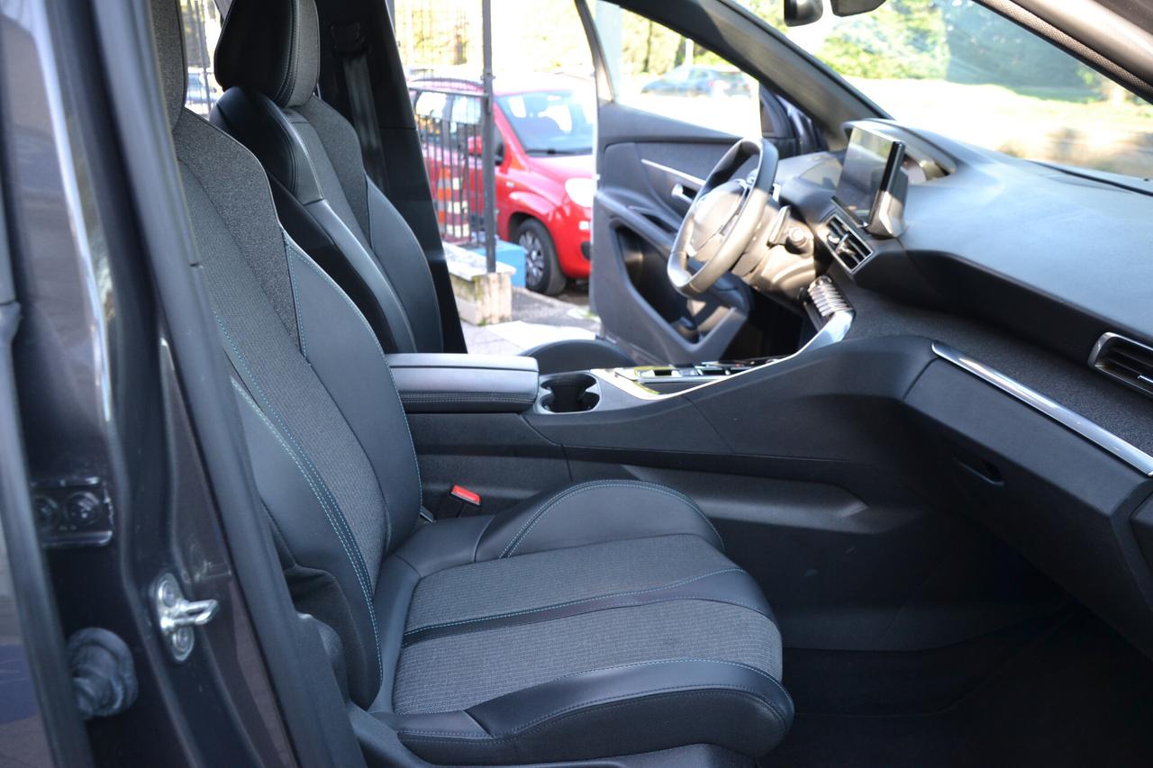 Peugeot 5008 1.5 HDi 130CV 7POSTI AUT.+NAV+LED+RCAM+PELLE+PDC