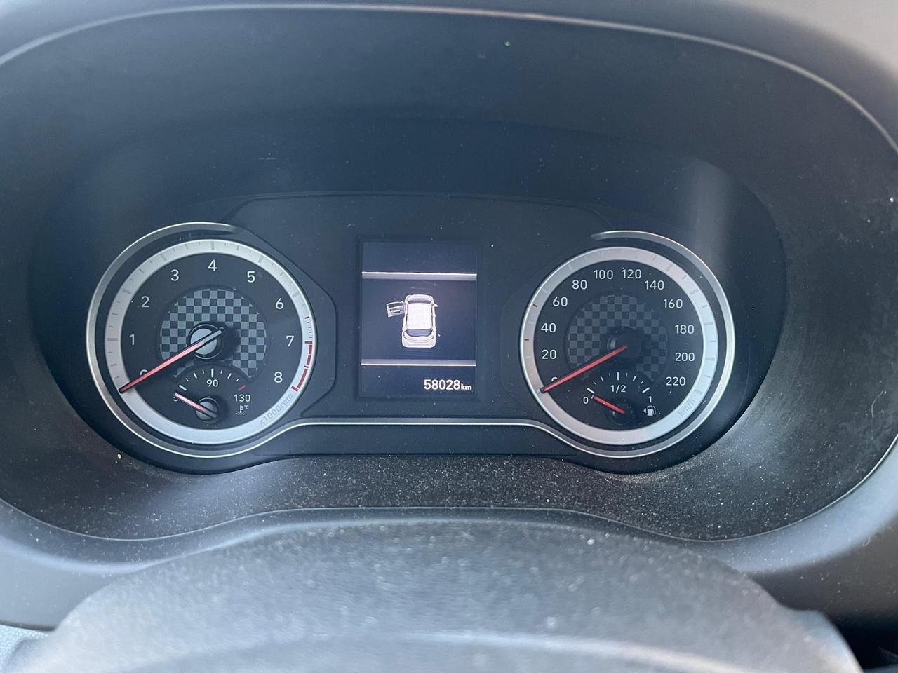 Pacchetto 2 auto incidentate : AYGO X - Hyundai I10