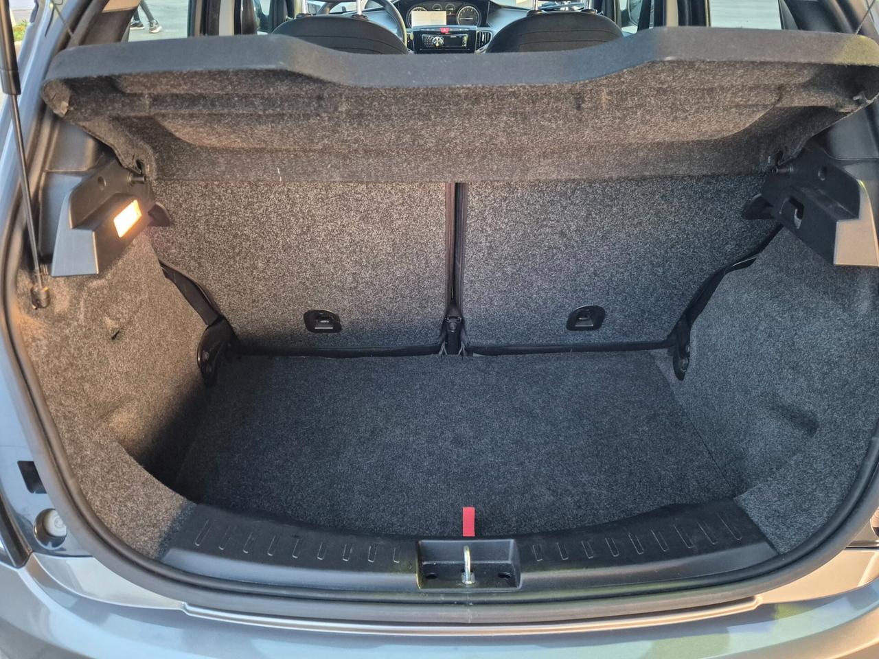 Lancia Ypsilon 1.2 69 CV 5 porte Silver
