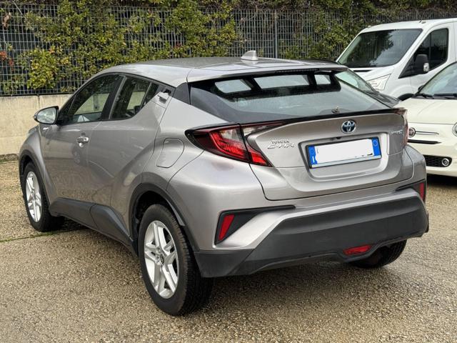 TOYOTA C-HR BUSINESS E-CVT 1.8cc 98cv AUTOCCARRO N1