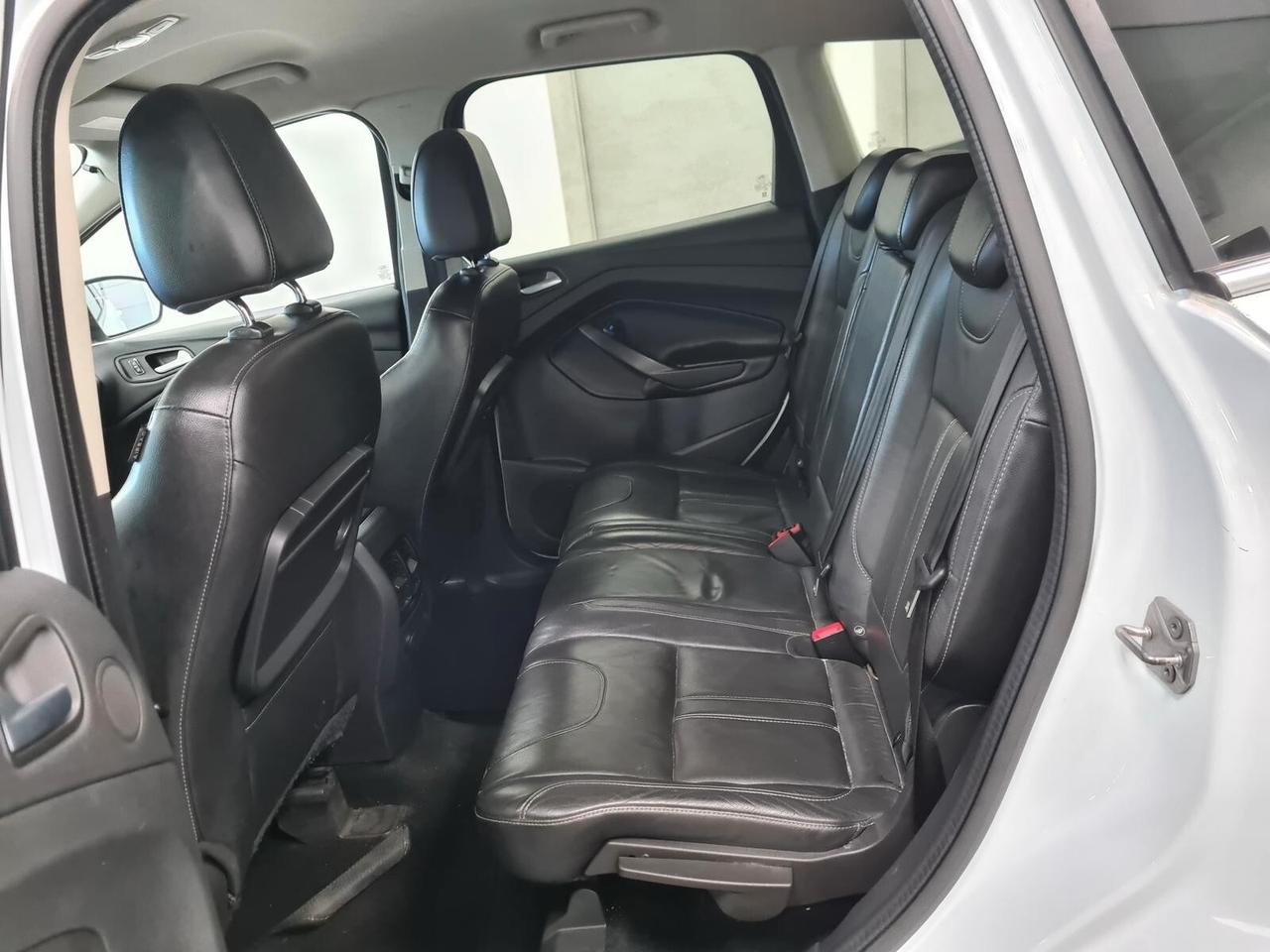Ford Kuga 2.0 TDCI 140 CV 4WD Powershift Titanium