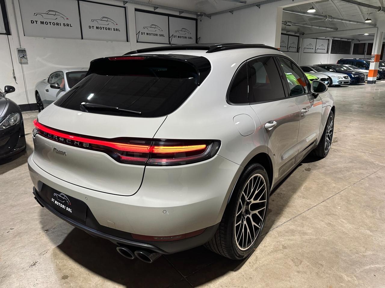 Porsche Macan 2.0 TETTO - PASM RETROCAMERA TAGLIANDI UFF.