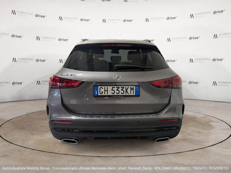 Mercedes-Benz GLA 200 D PREMIUM AUTOMATIC