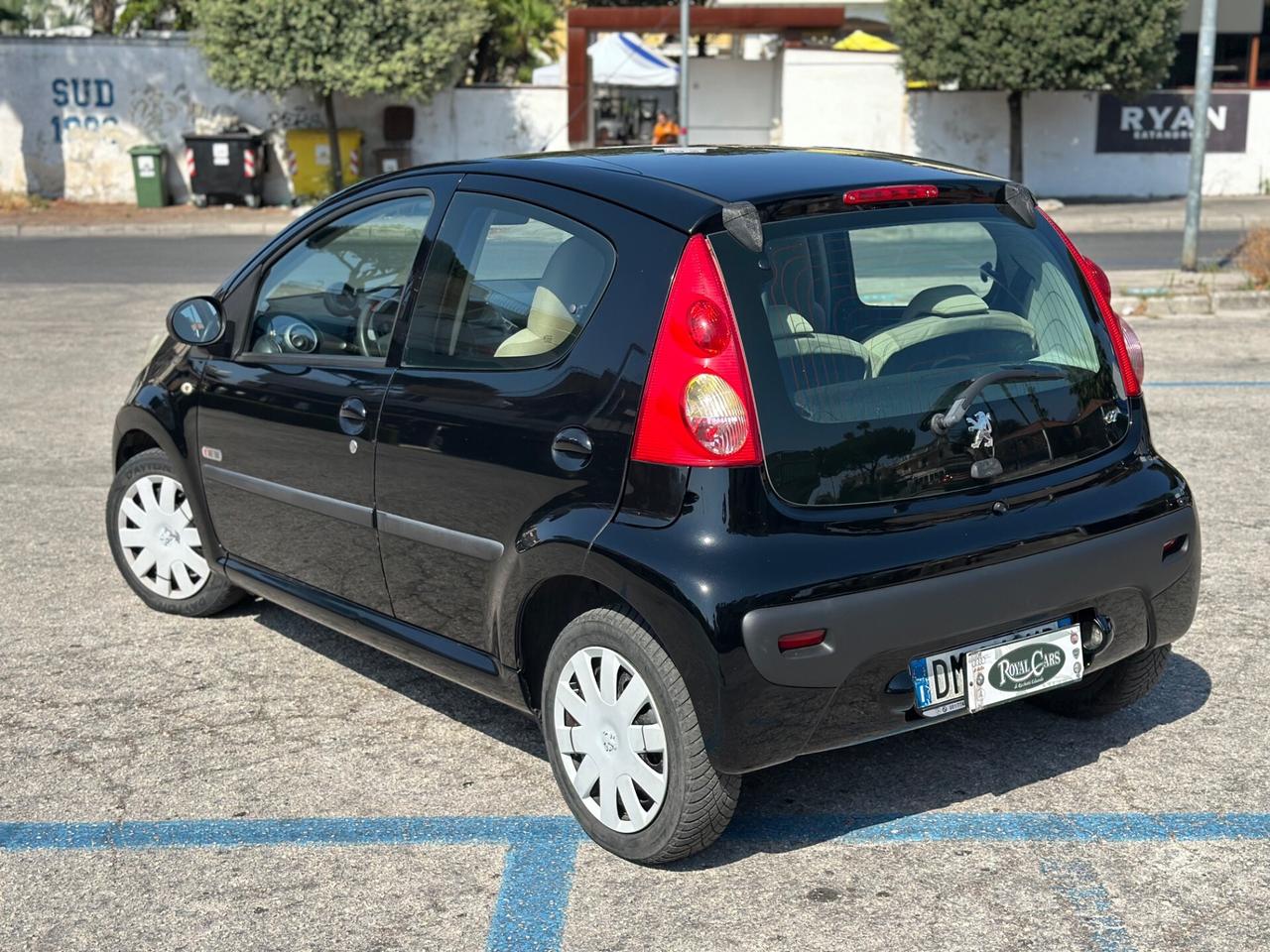 Peugeot 107 1.0 Benzina 68 Cv Clima