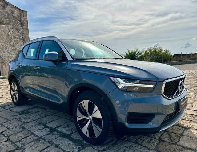 VOLVO XC40 D3 AWD Geartronic Momentum (Navi/APP/FullLED)