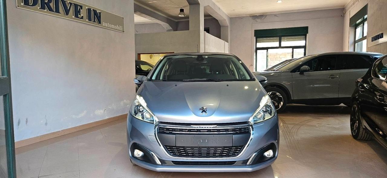 Peugeot 208 PureTech 82cv 5 porte Allure-Navi- Chromo-4 Vetri elett.-Sensori parch