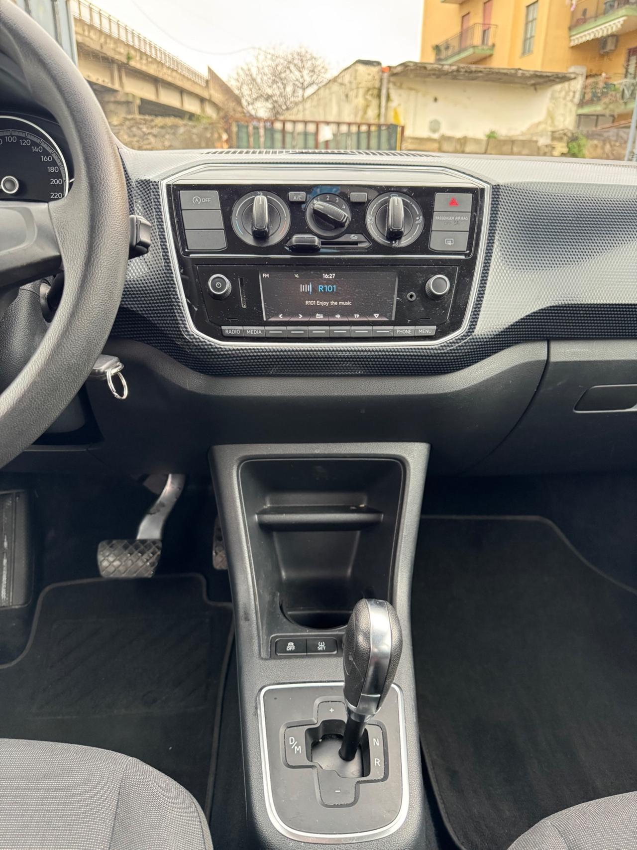 Volkswagen up! 1.0 ASG 2017 automatica