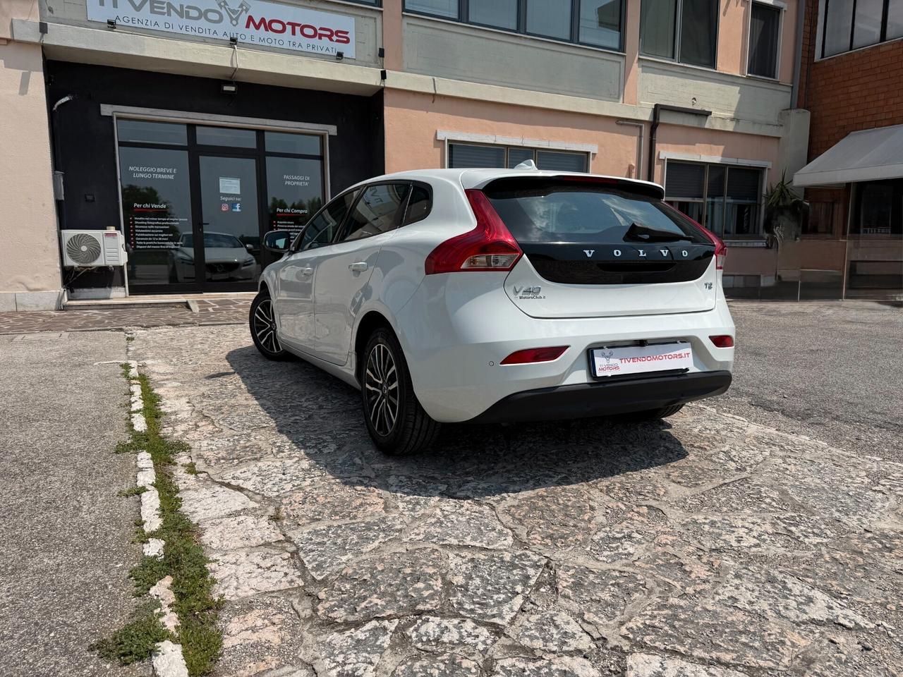 Volvo V40 T2 Momentum