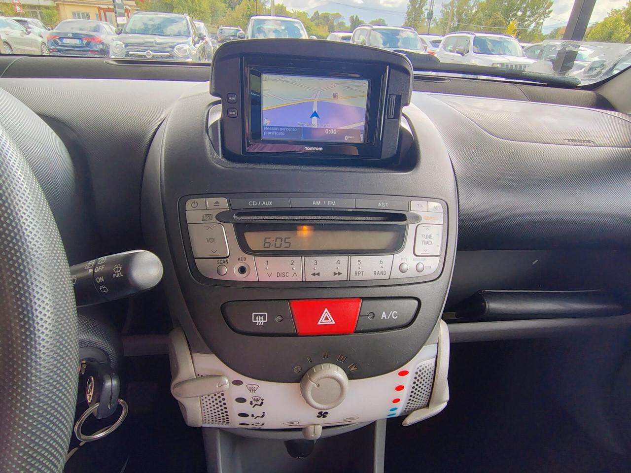 Toyota Aygo 1.0 12V VVT-i 5 porte Deep Ocean Connect