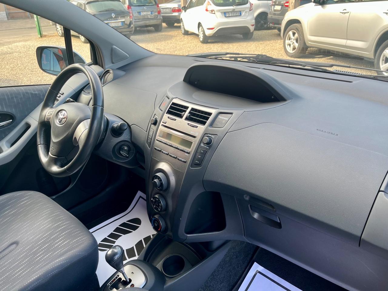 Toyota Yaris 1.3 benzina con cambio automatico!