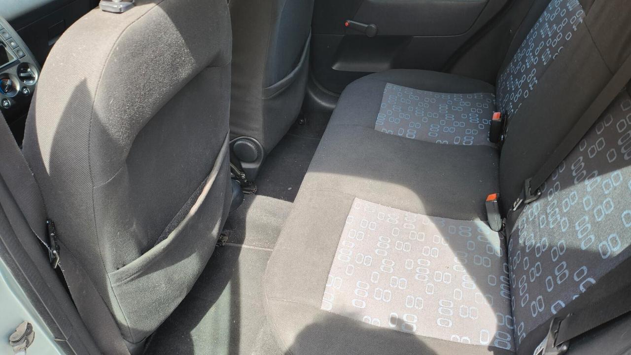 Ford Fiesta 1.2 16V 5p. Ambiente