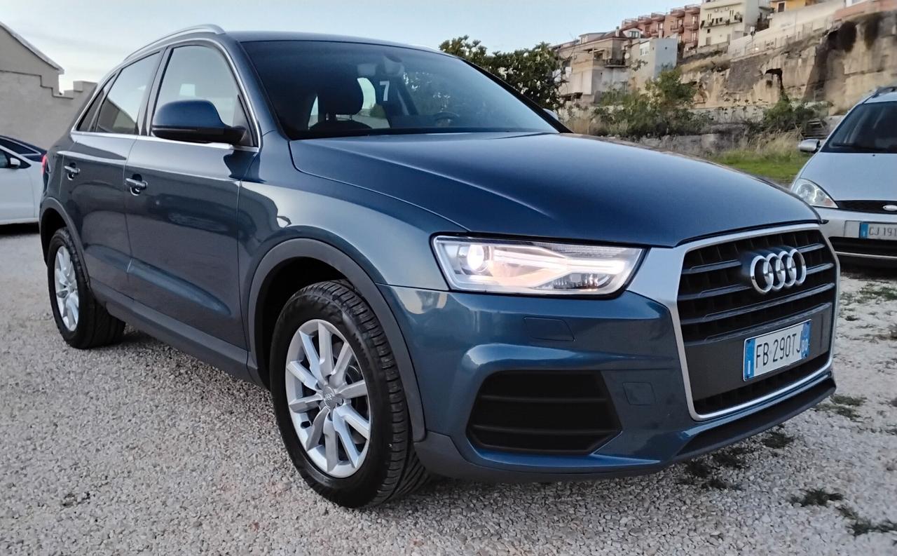 Audi Q3 2.0 TDI 120 CV Business