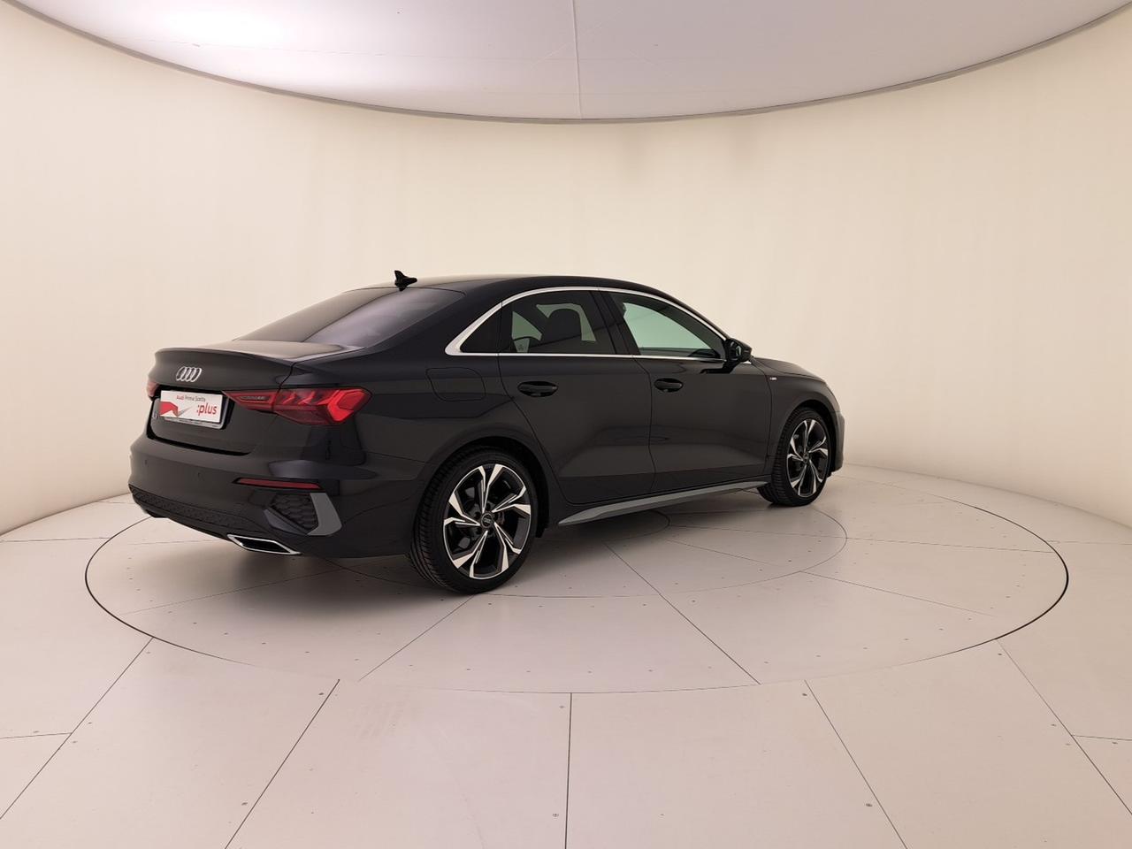Audi A3 sedan 35 2.0 tdi s line edition s-tronic