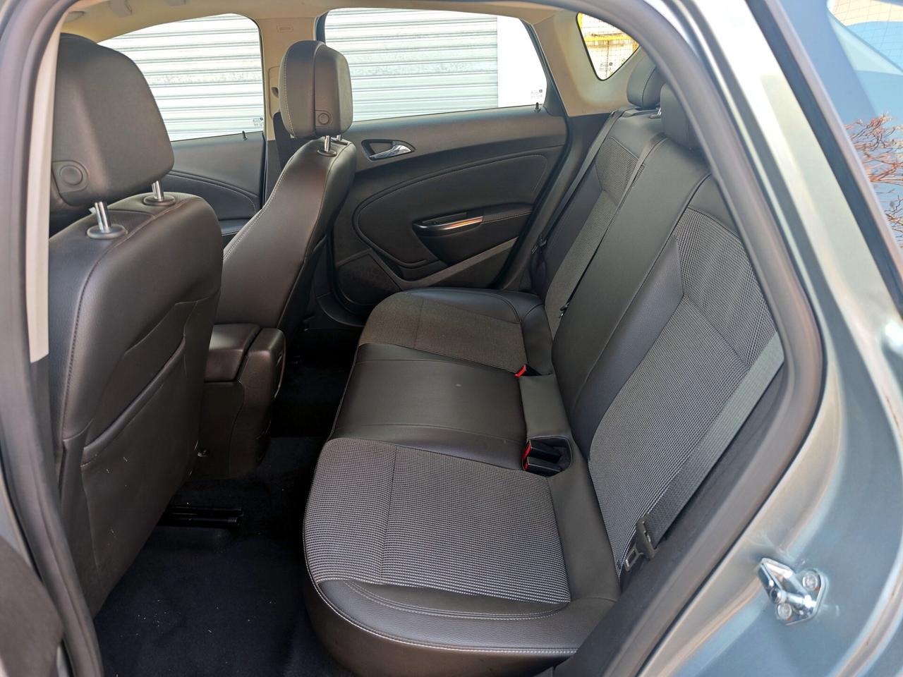 Opel Astra 1.4 Turbo 5 porte Cosmo