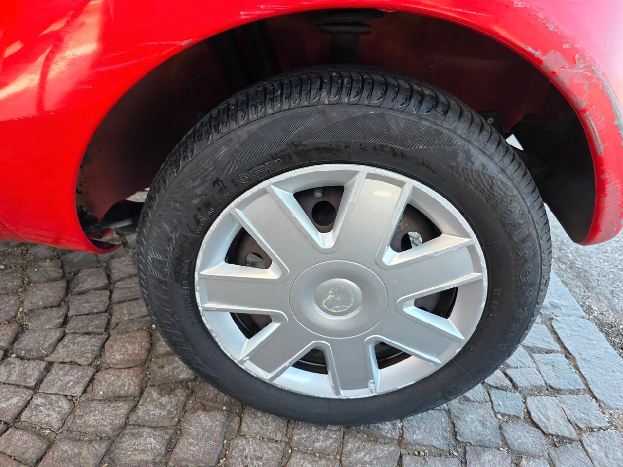 Ford Ka 1.3 con 59.000km Neopatentati ok