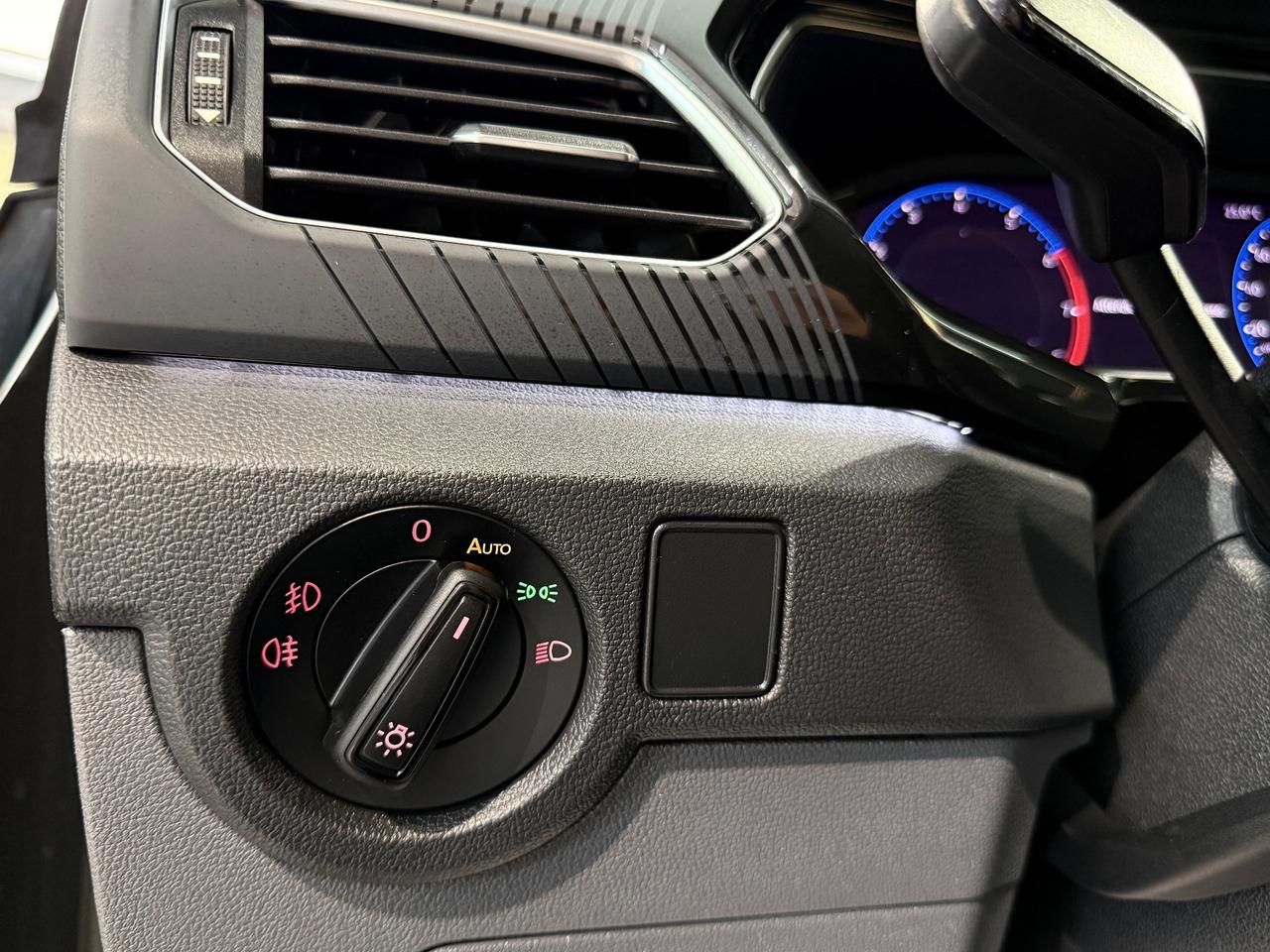 Volkswagen T-Cross FULL OPTIONAL *UNICO PROPRIETARIO