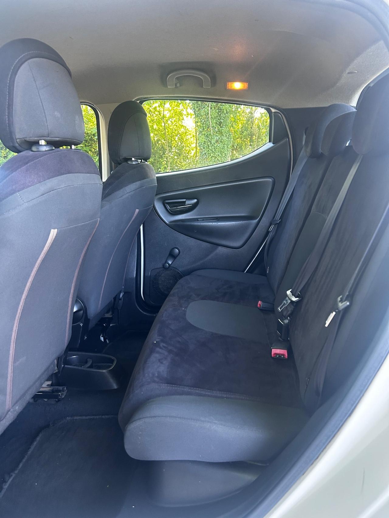 Lancia Ypsilon 1.2 69 CV 5 porte S&S Silver
