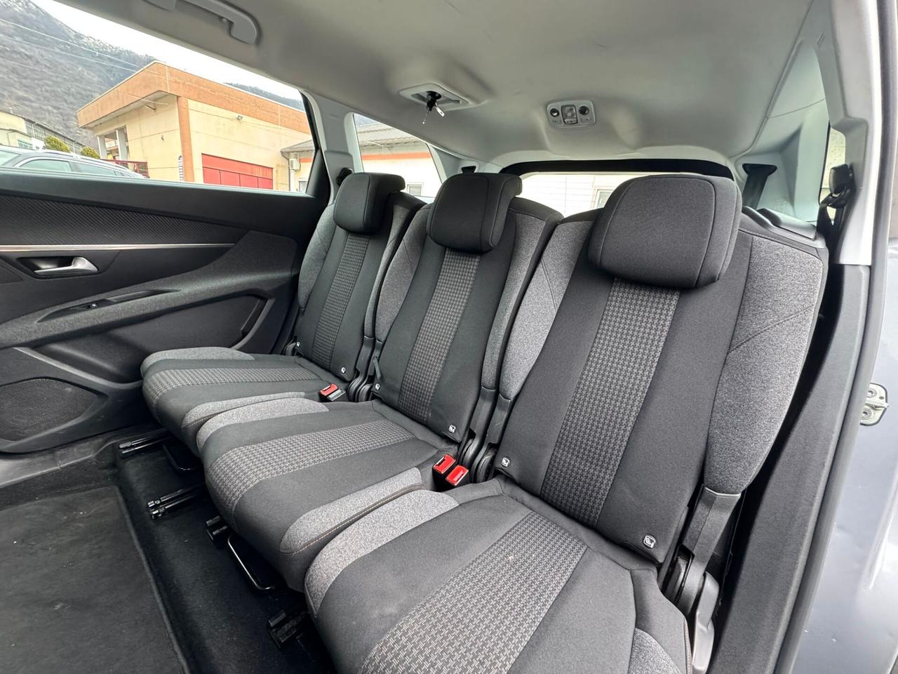 Peugeot 5008 7 POSTI – GARANZIA 12 MESI TAGLIANDATA PERFETTA PER FAMIGLIA