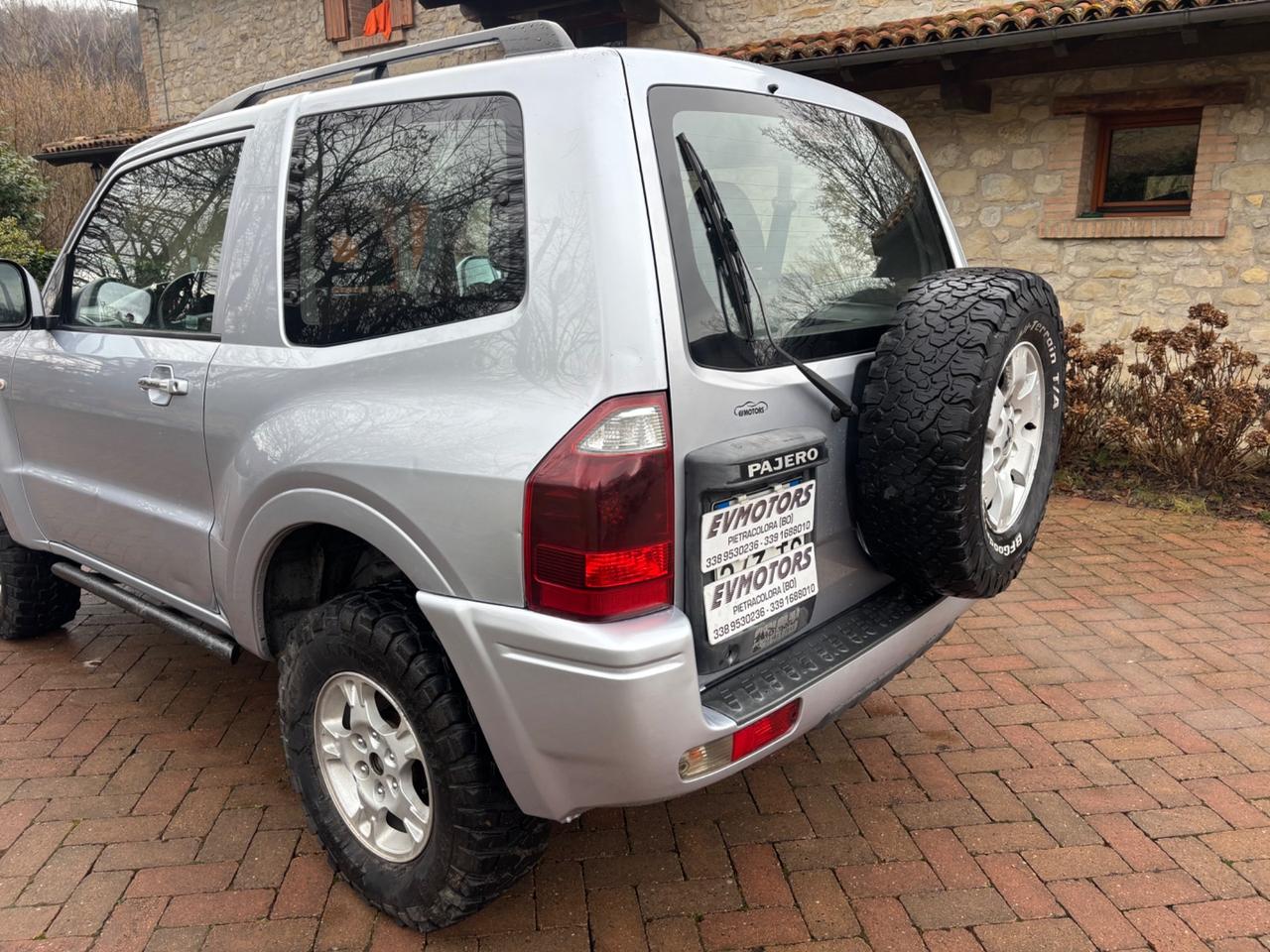 Mitsubishi Pajero GLS 2.5 TDI 3p. 116 CV