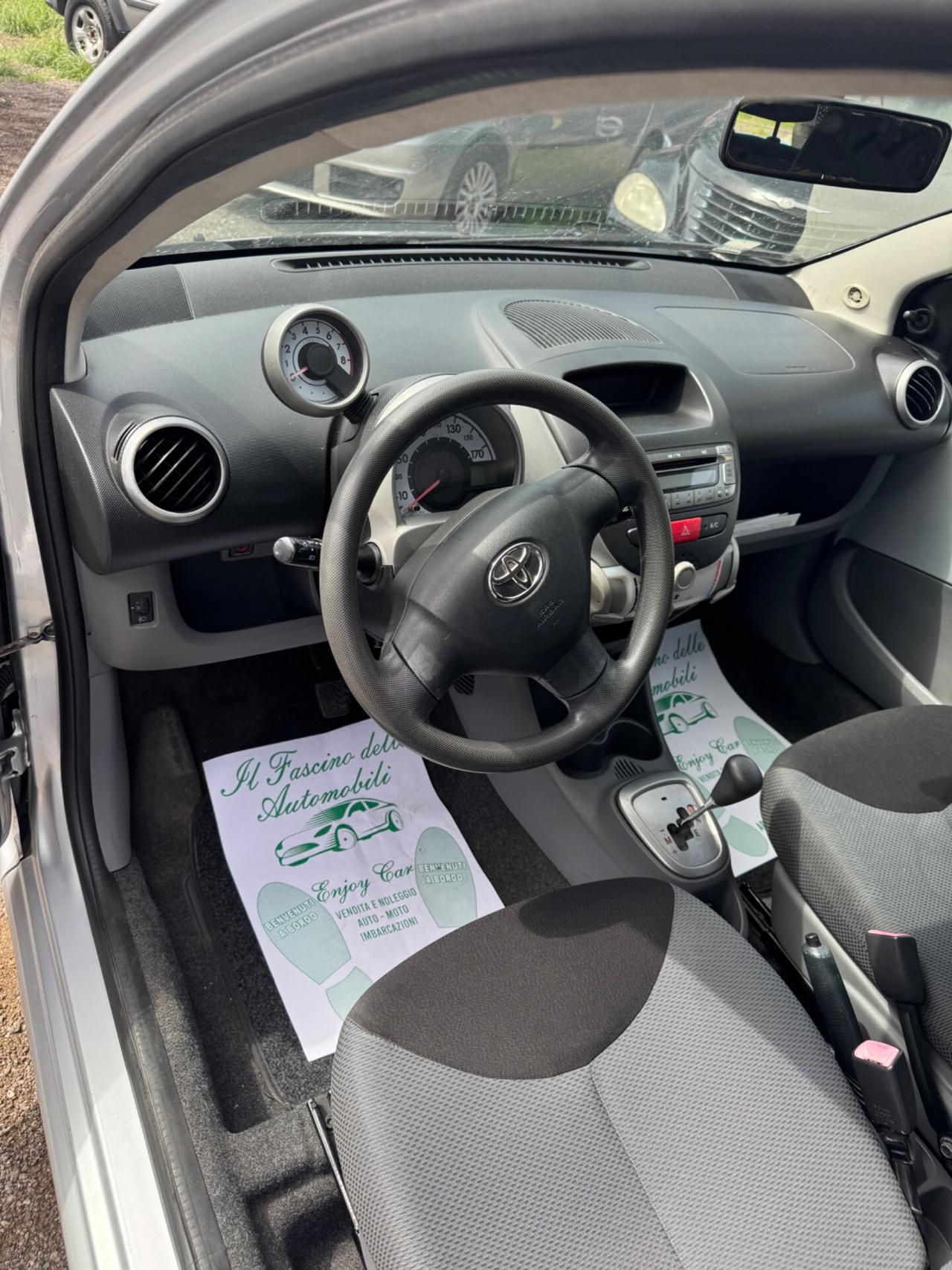 Toyota Aygo 1.0 12V VVT-i 5 porte Sol automatica