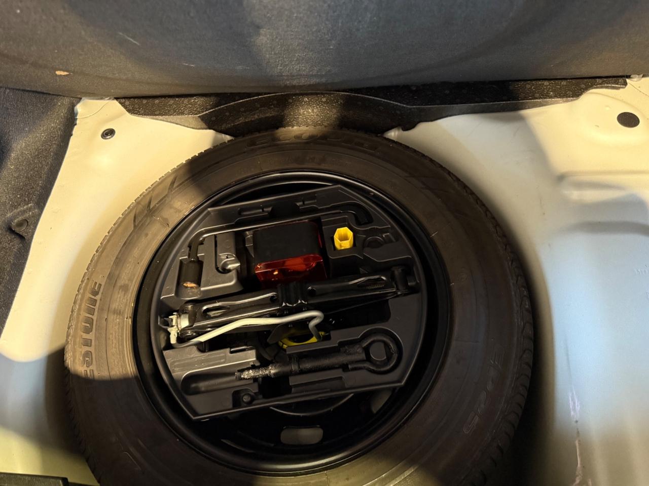 Peugeot 208 1.4 HDi 68 CV 5 porte Active UNICOPROP CINGHIA FATTA