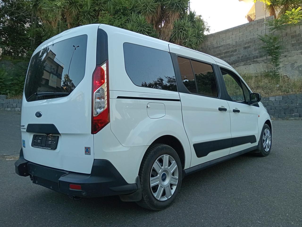 Ford Transit Connect Pianale ribassato con rampa disabili carrozzina