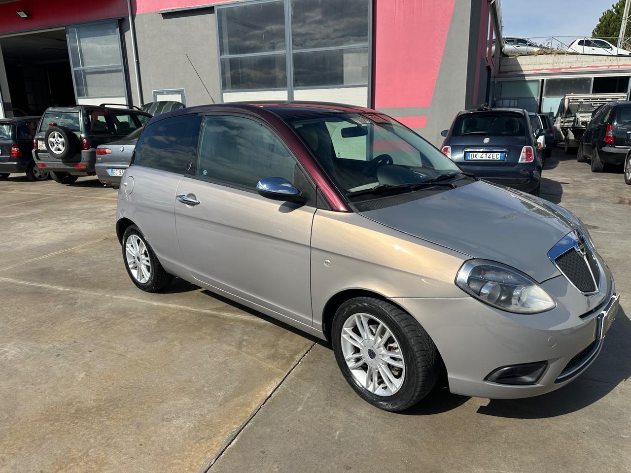 Lancia Ypsilon 1.3 MJT 75 CV Oro