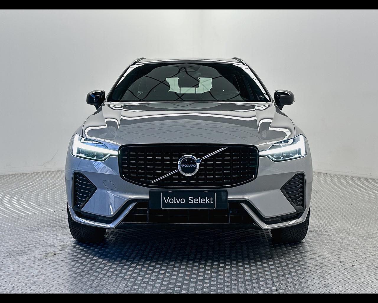 VOLVO XC60 B4 (d) AWD automatico Plus Dark