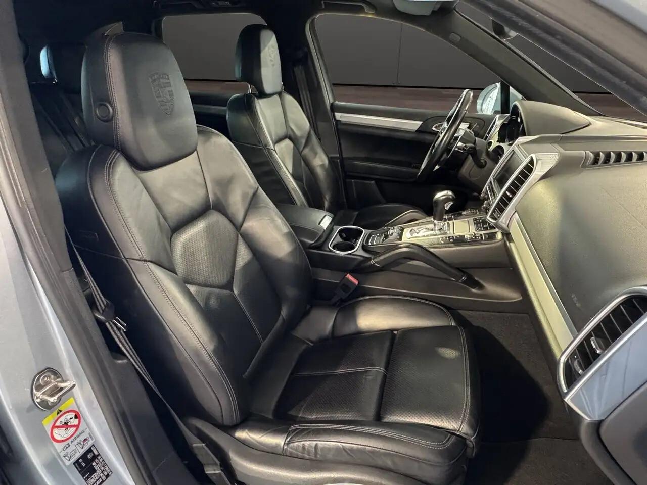 Porsche Cayenne 3.0 250cv NO SUPERBOLLO Tetto Pelle Totale Fari PDLS+Cerchi 21