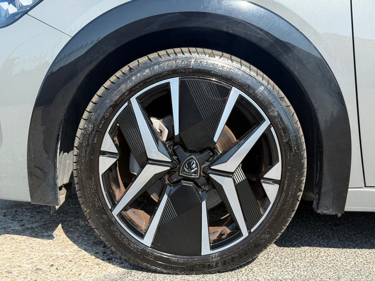 Peugeot 208 Hybrid 145 e-DCS6 GT Grigio Selenium