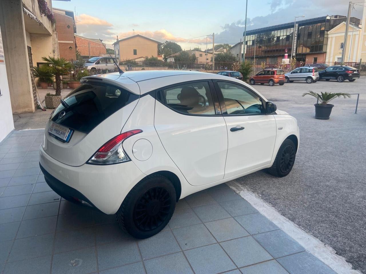 Lancia Ypsilon 1.2 69 CV Elefantino Blu KM 33.000