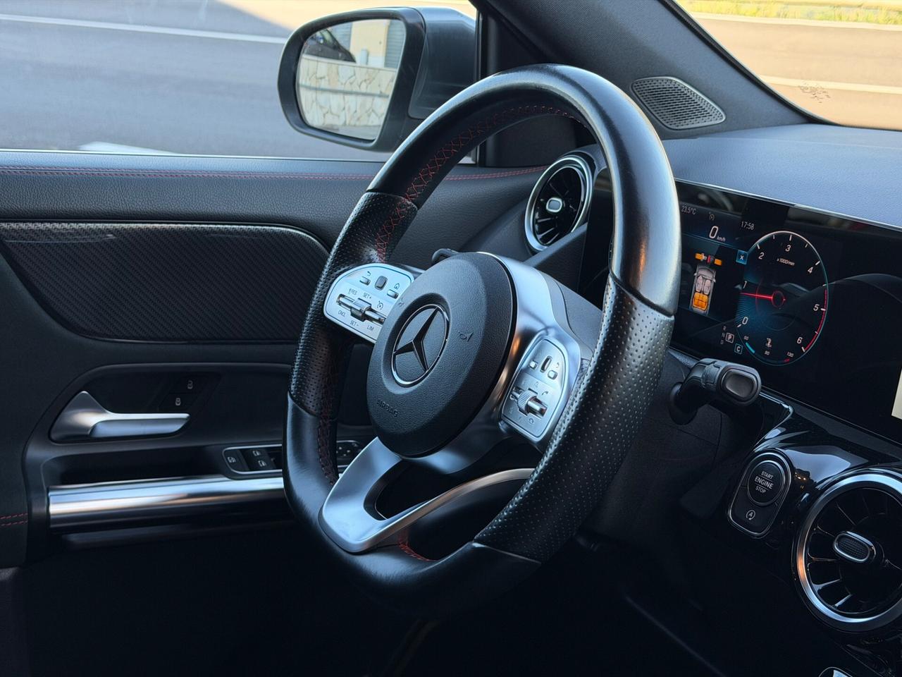 Mercedes-benz GLA 200 d AMG Premium - IVA ESPOSTA