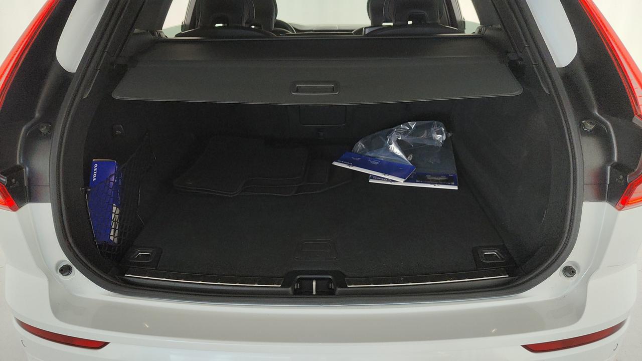 VOLVO XC60 2.0 b5 Plus Dark awd auto