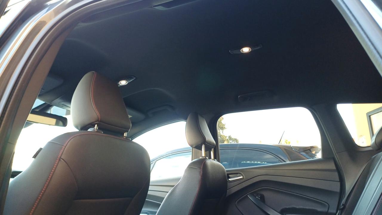 Ford Kuga 1.5 TDCI 120 CV S&S 2WD ST-Line