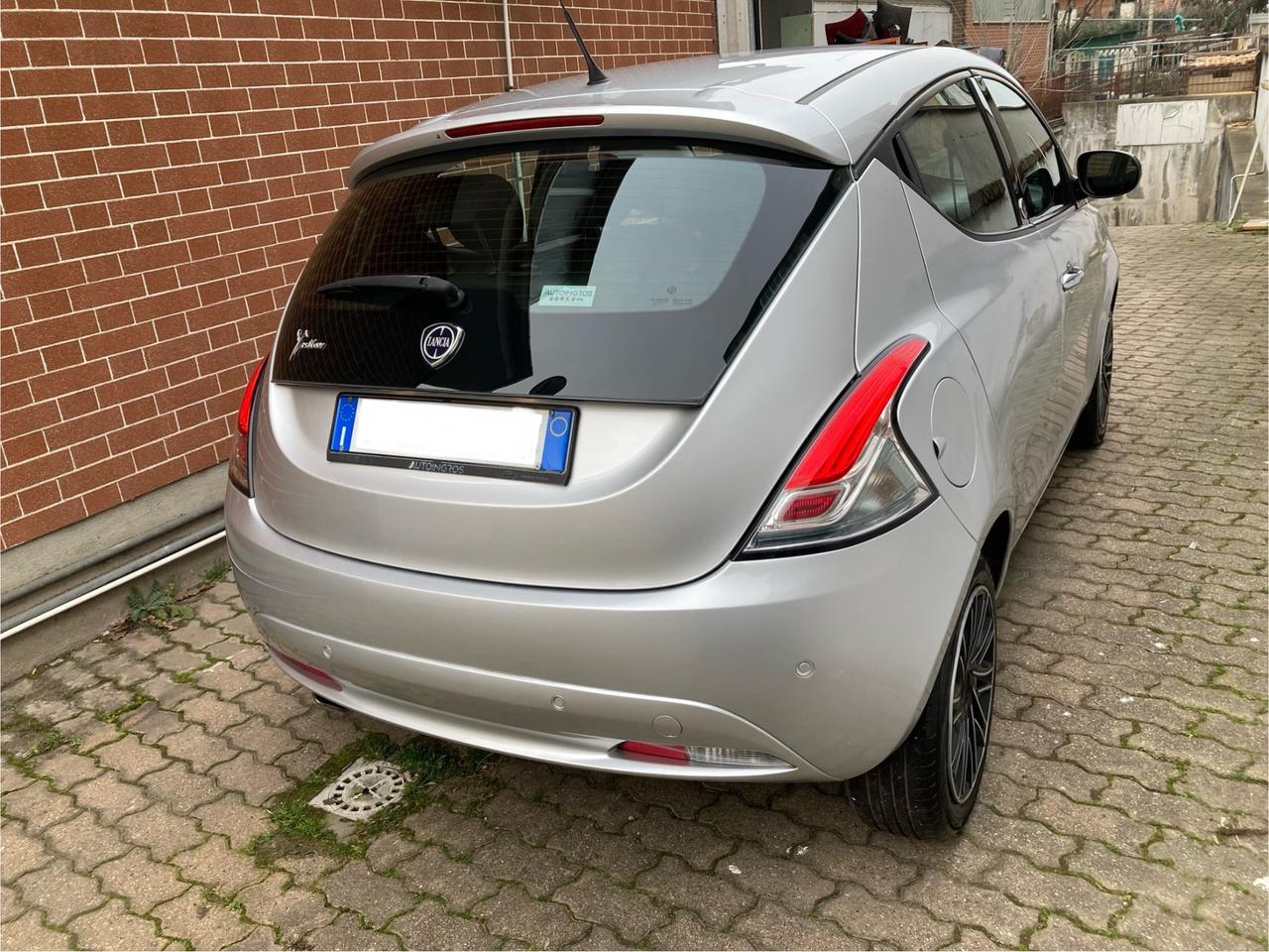 Lancia Ypsilon 1.2 69 CV 5 porte GPL Ecochic Gold