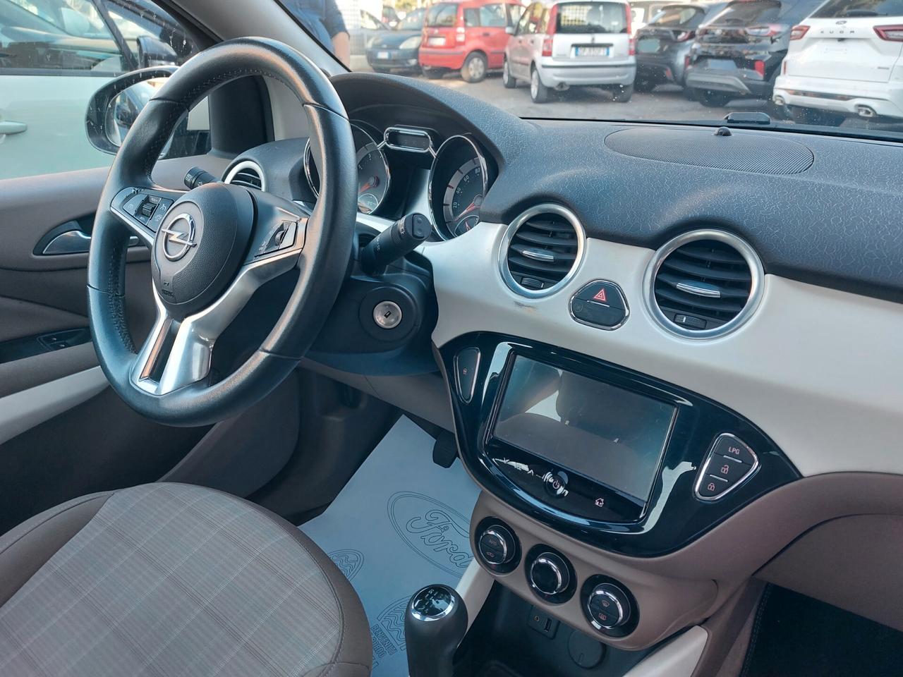 Opel Adam 1.4 87 CV GPL Tech Slam