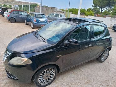 Lancia Ypsilon 1.3 MJT 16V 95 CV 5 porte S&S Platinum Tetto apribile