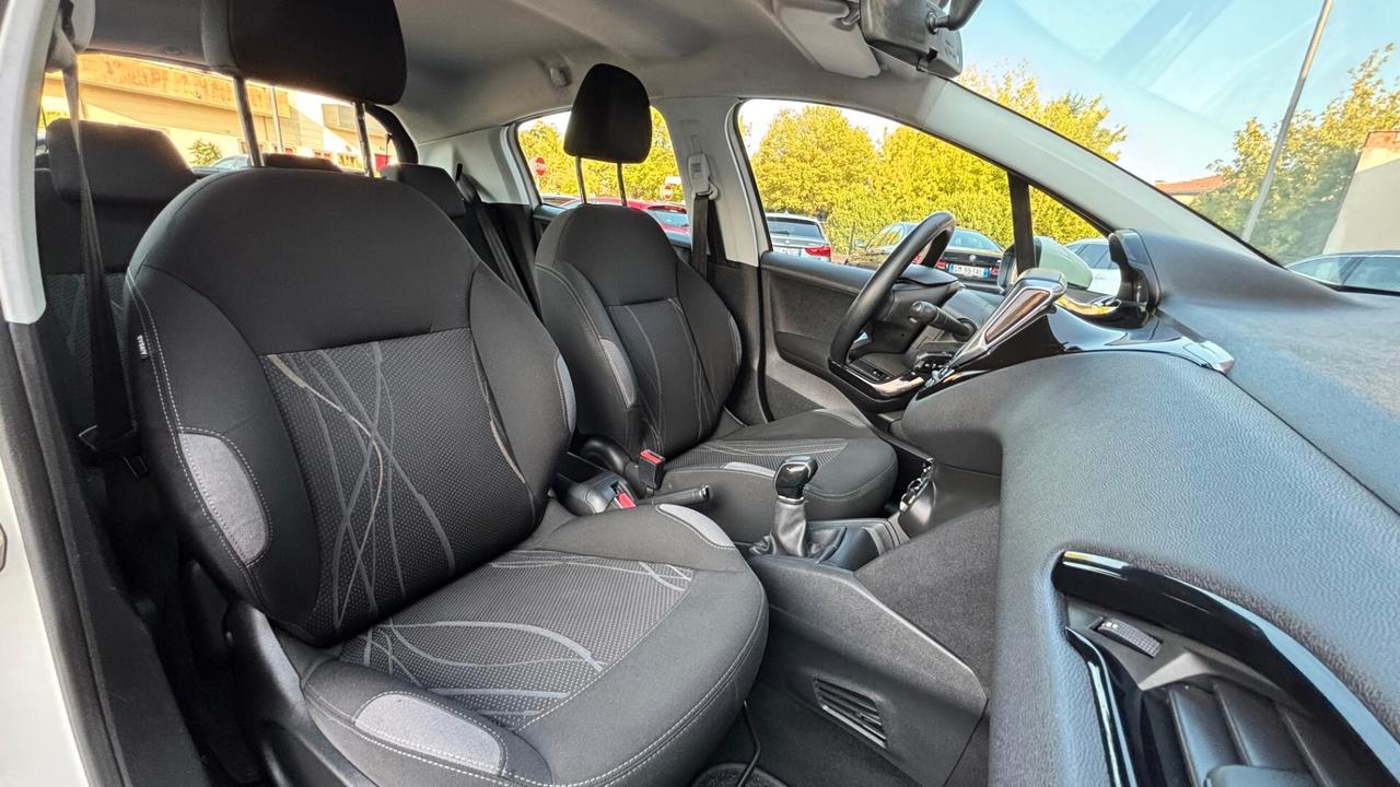 Peugeot 208 1.6 HDi 92CV 5 porte