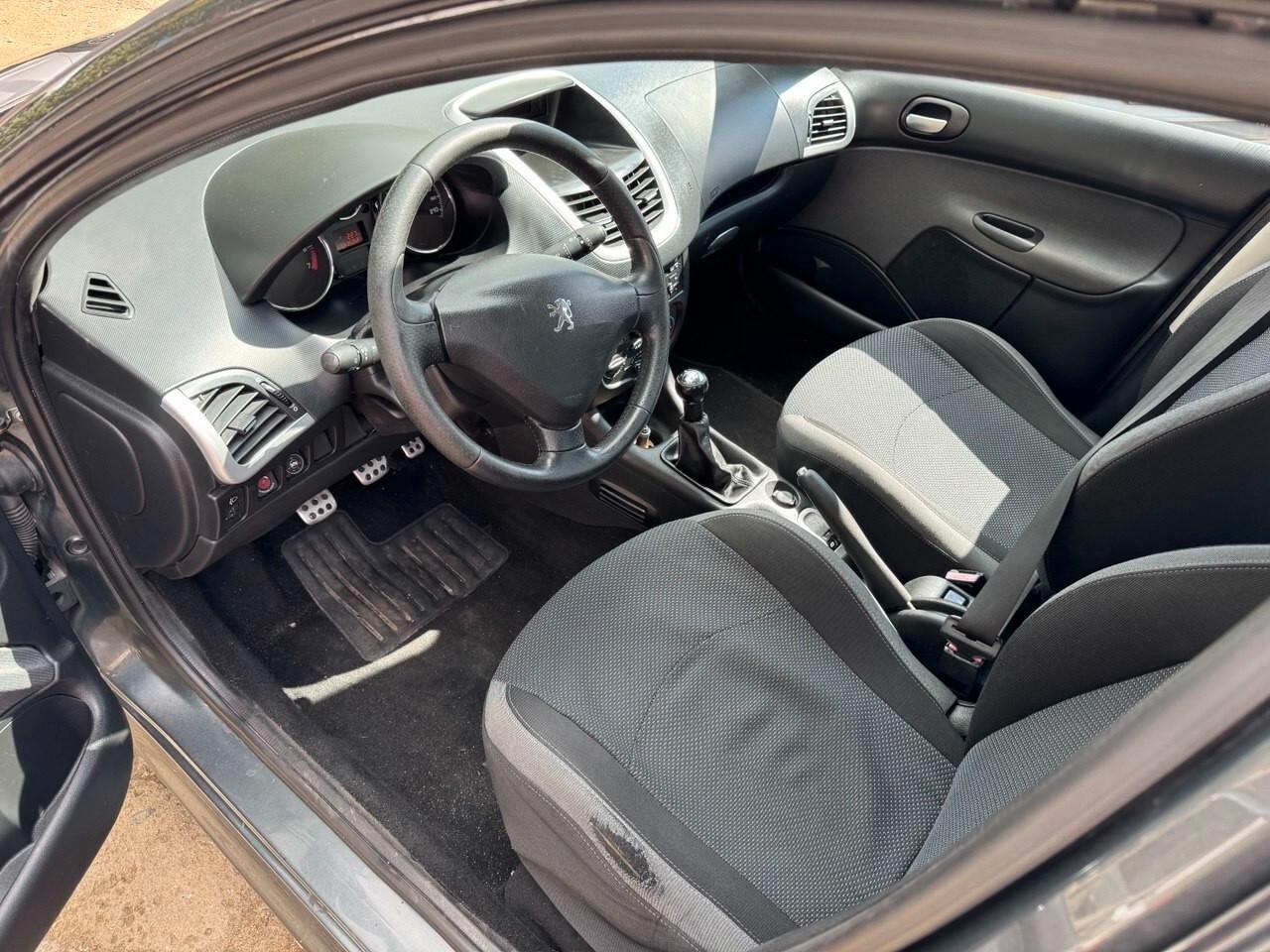 Peugeot 206 1.2 GPL 2012