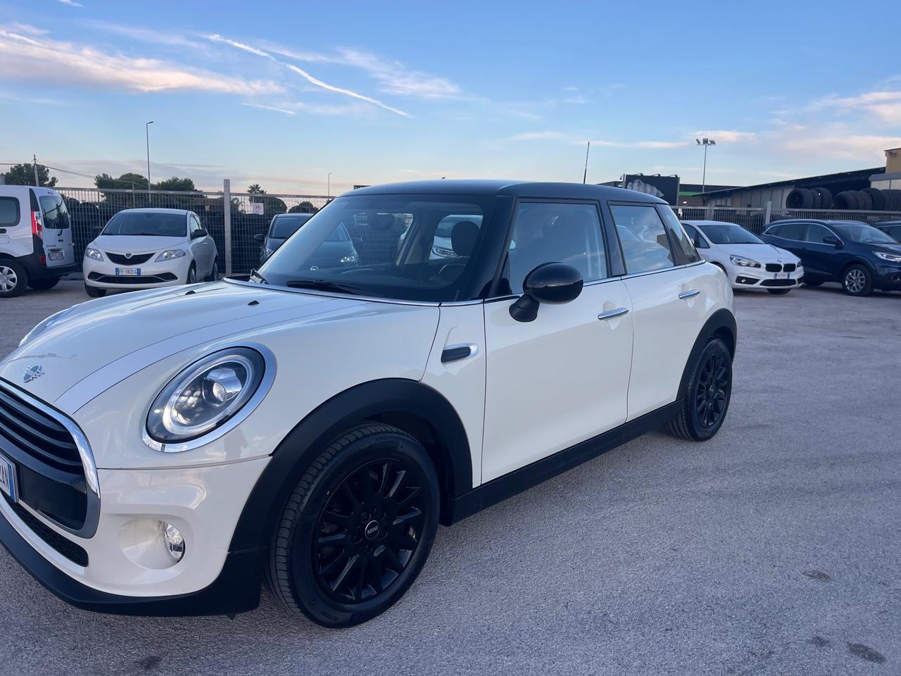 MINI COOPER 1.5D 5 PORTE BICOLOR FULL LED MY19