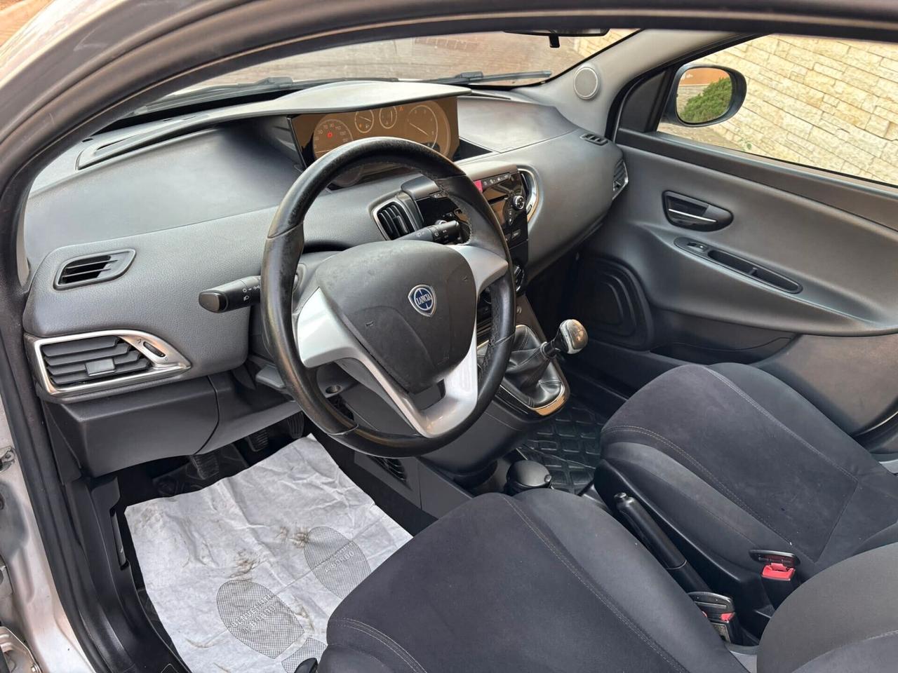 Lancia Ypsilon 1.3 MJT 16V 95 CV 5 porte S&S Platinum/*